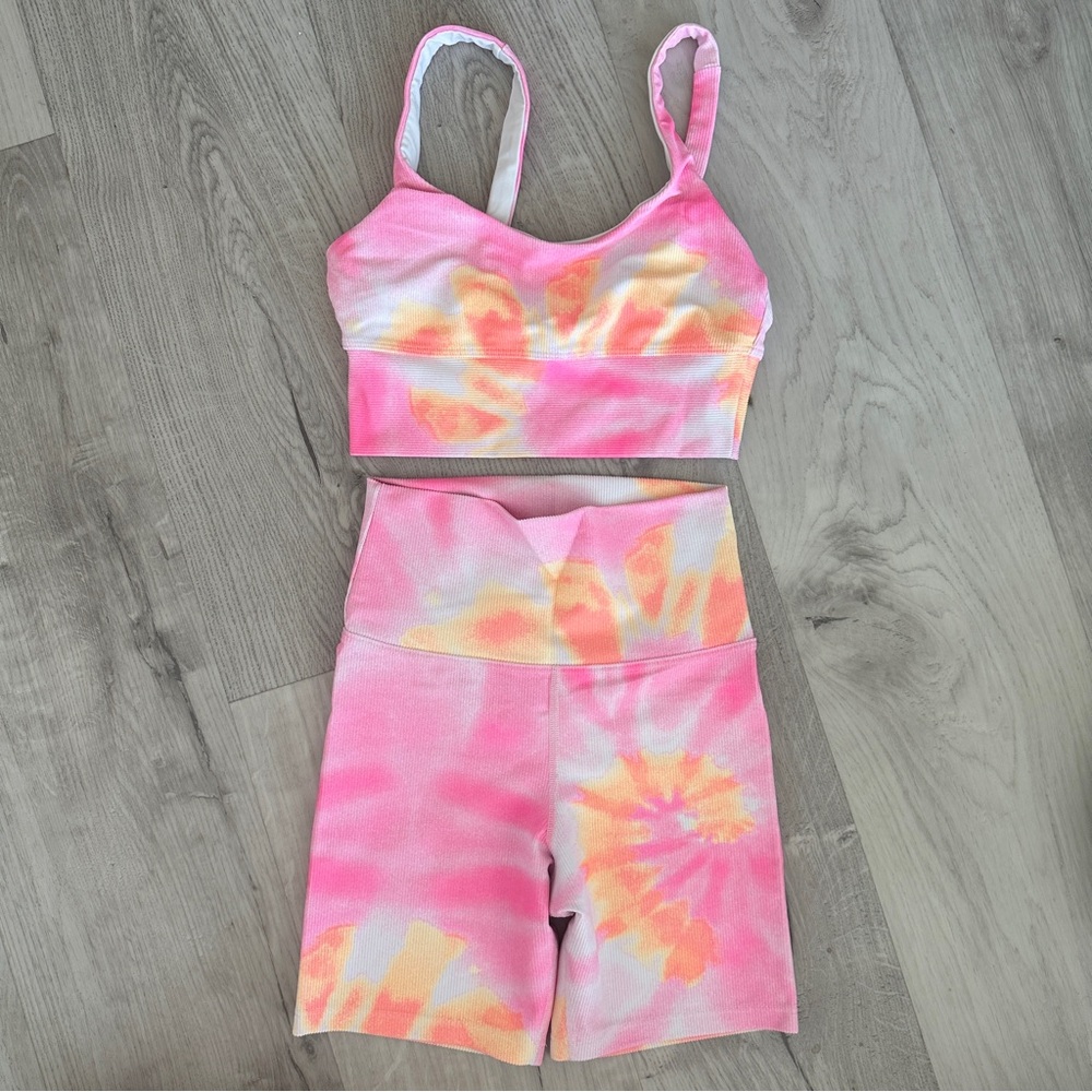 NWOT Beach Riot Workout Set